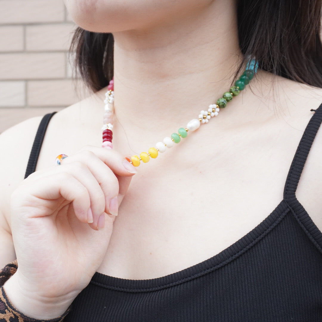 Vibrant Rainbow Natural Stone NecklacVibrant Rainbow Natural Stone Necklace